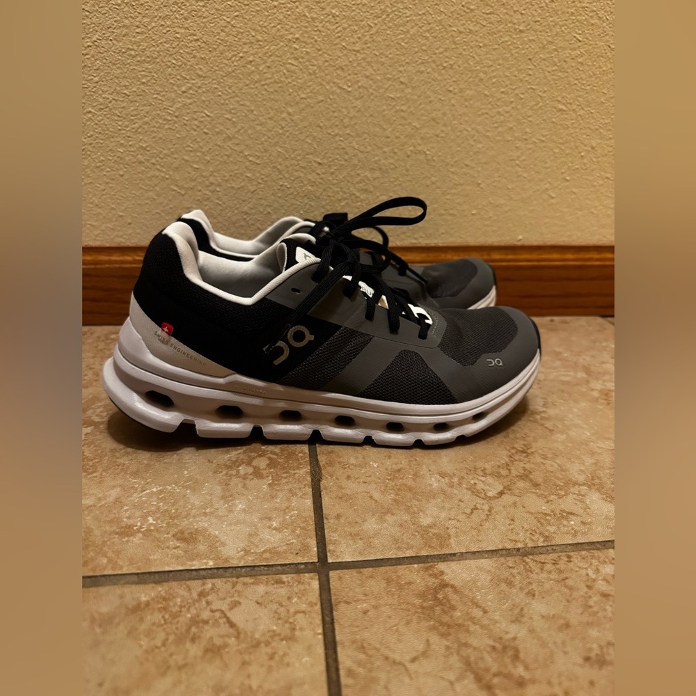 Womens Oncloud Cloud Runner Shoes